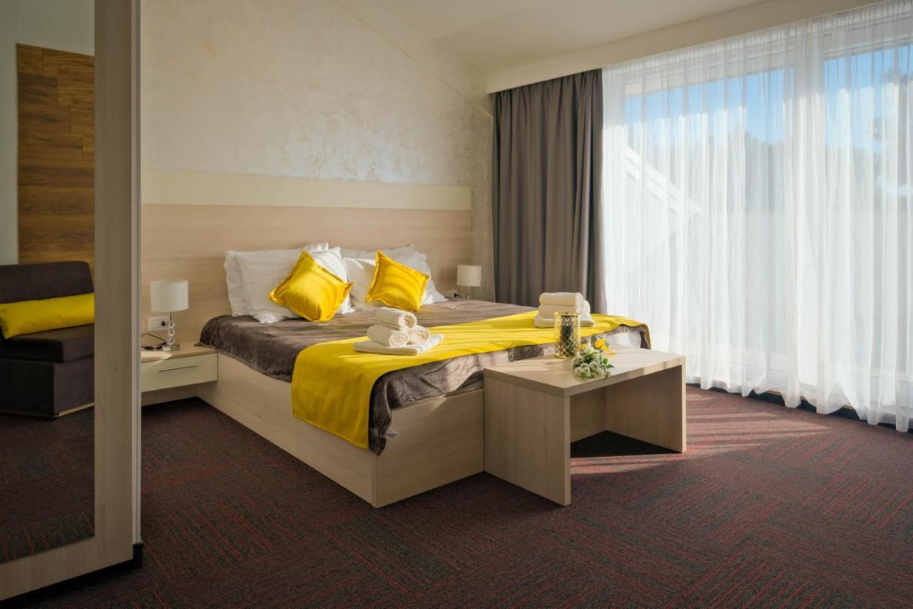 Hotel Bor Кърк Екстериор снимка