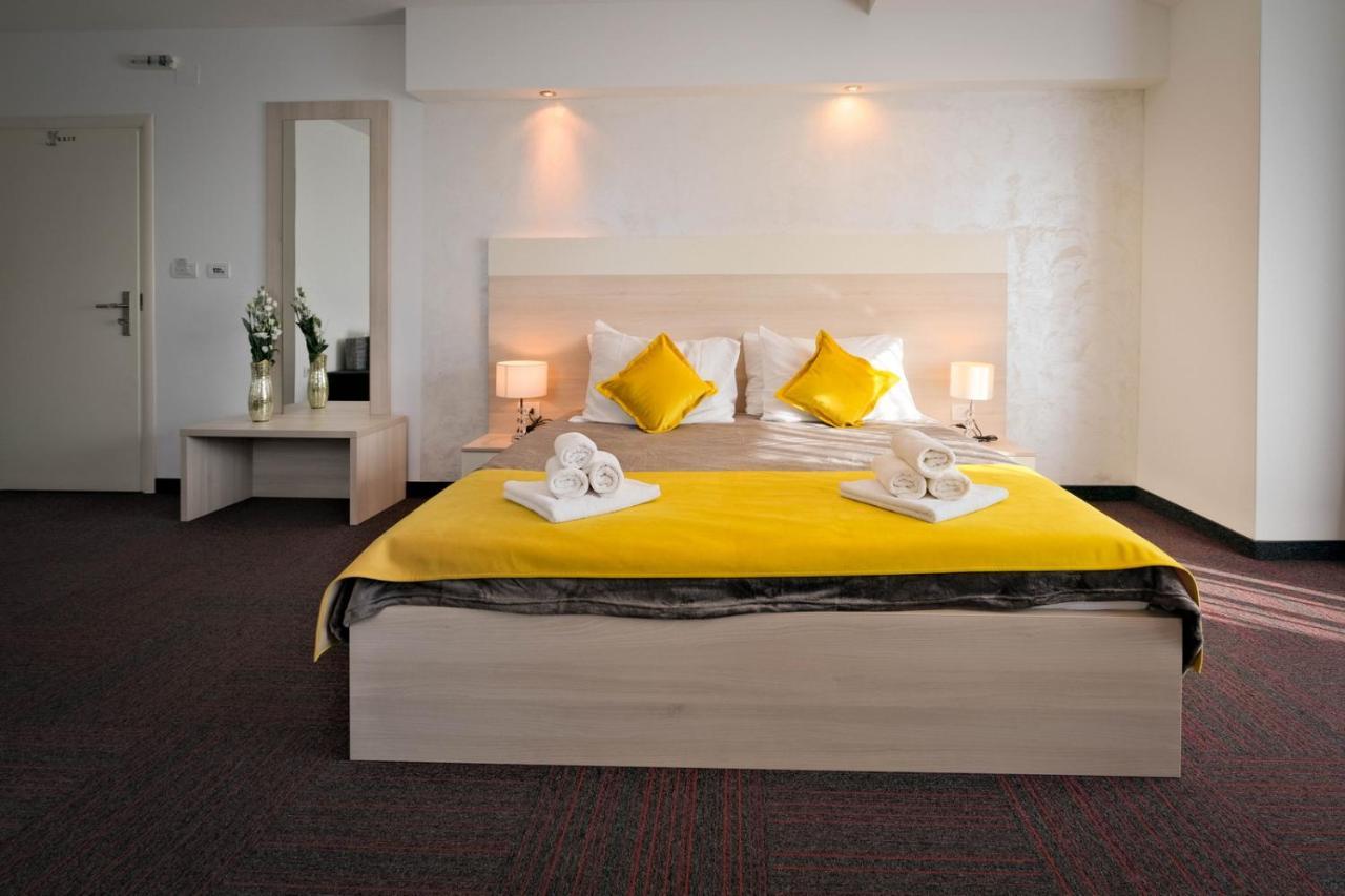 Hotel Bor Кърк Екстериор снимка