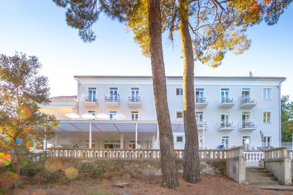 Hotel Bor Кърк Екстериор снимка