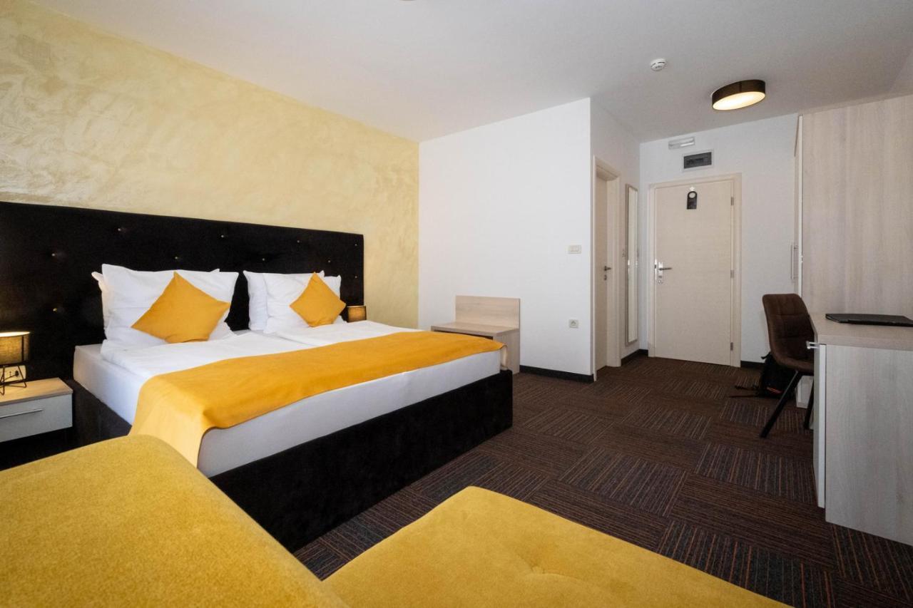 Hotel Bor Кърк Екстериор снимка