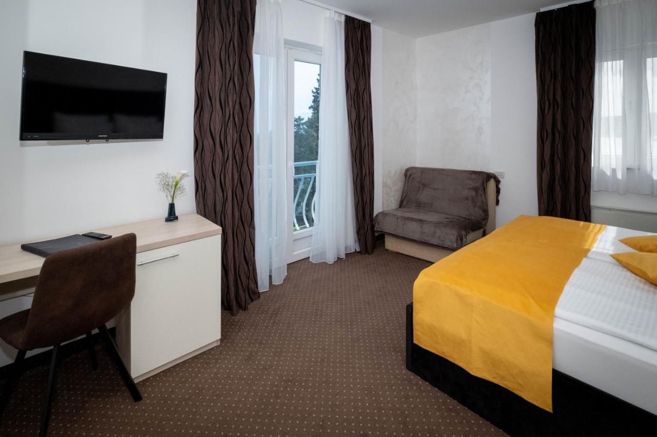 Hotel Bor Кърк Екстериор снимка